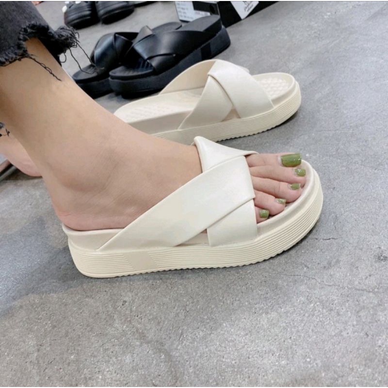 Dép bánh mỳ quai gấp chéo QUEEN SHOES siêu xinh