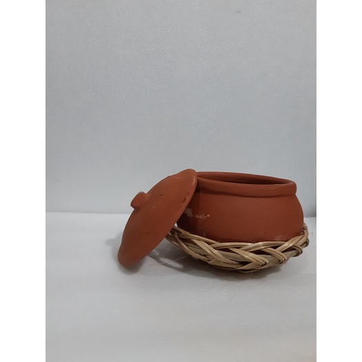 Niêu cơm nhỏ đất nung bụng 12 cm và rế tre