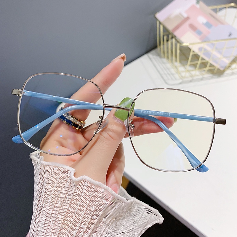 Kính Mát Gọng Vuông Chống Bức Xạ Cho Cả Nam Và Nữ