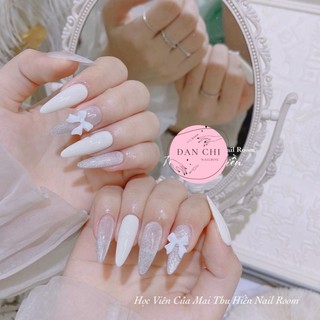 Nailbox móng úp thiết sẵn mẫu trắng mắt mèo charm nơ