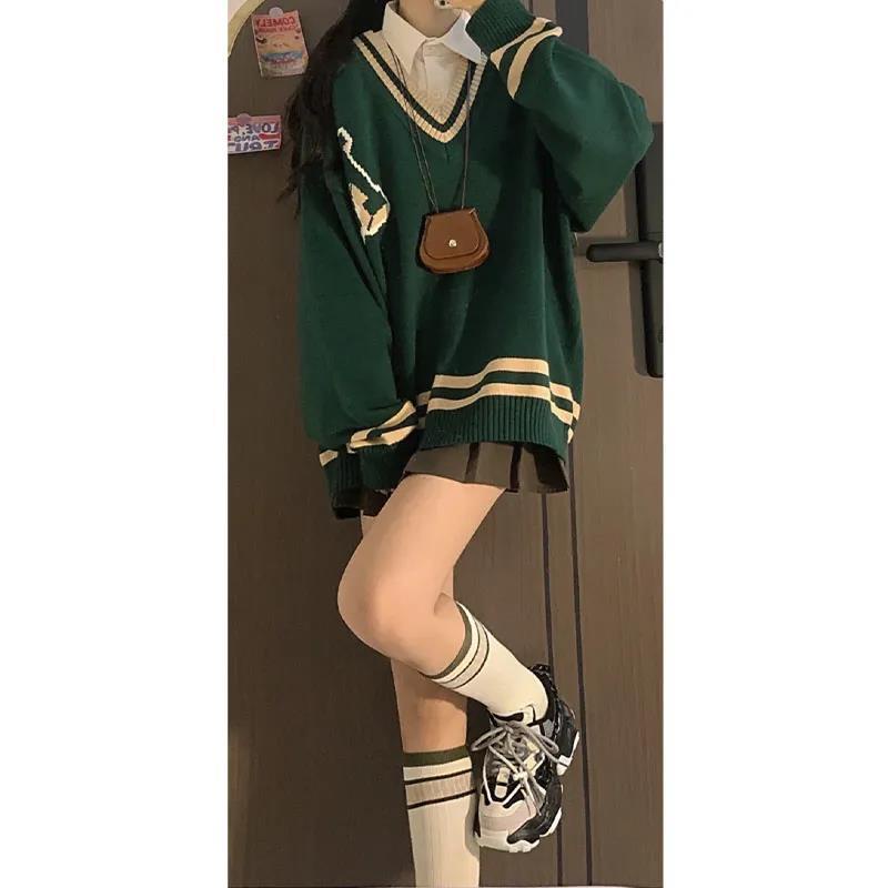 2024 Set Áo Sweater Phối Chân Váy Phong Cách Retro Đường Phố Hong Kong Mùa Thu Đông Cá Tính