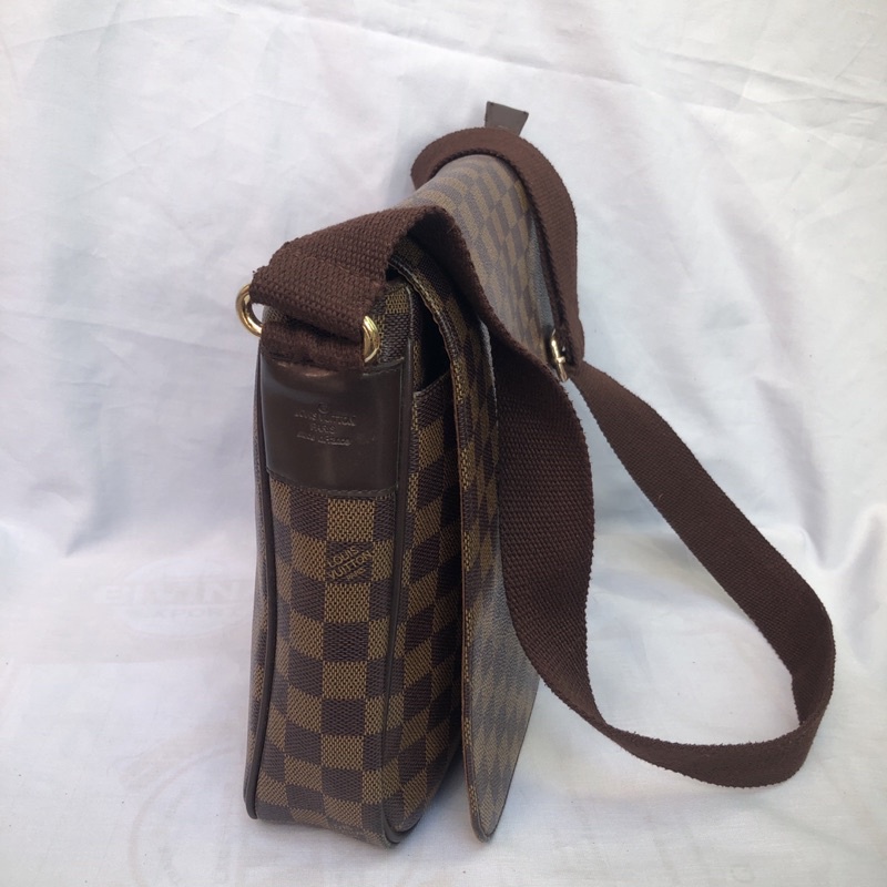 Túi chuẩn si. Túi qua sử dụng. Khách vui lòng xem hình nếu muốn biết thêm thông tin sản phẩm mời khách vô chat . Thanks.