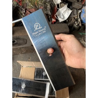 Lưỡi cắt cỏ phạm quang