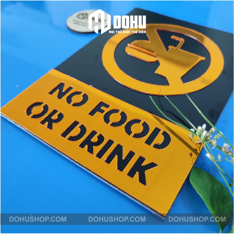 Biển cấm gương vàng KT 20x14cm, bảng báo cấm có sẵn keo dán