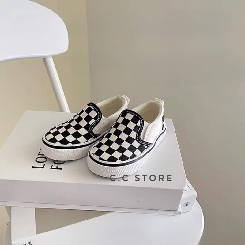 Giày dáng vans kẻ caro cực xinh cho bé yêu