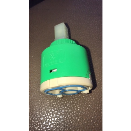 Lõi chia nước sen cây