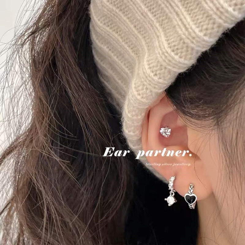 𝐯𝐞𝐥𝐯𝐞𝐭𝐩𝐢𝐧𝐤.𝐚𝐜𝐜🇰🇷 | Khuyên tai tròn gắn đá