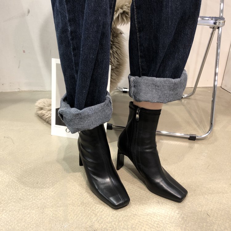 Giày Boots Martin Gót Dày Mũi Vuông Dáng Ôm Trẻ Trung Cá Tính