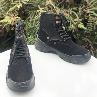 Giày boot nữ cổ thấp da lộn hiện đại 20464