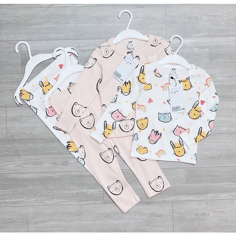 sét 2 bộ hình con vật rất ngộ nghĩnh cho bé gái chất liệu vải cotton mềm mại mịn màng ,co giãn thoải mái mùa thu đông