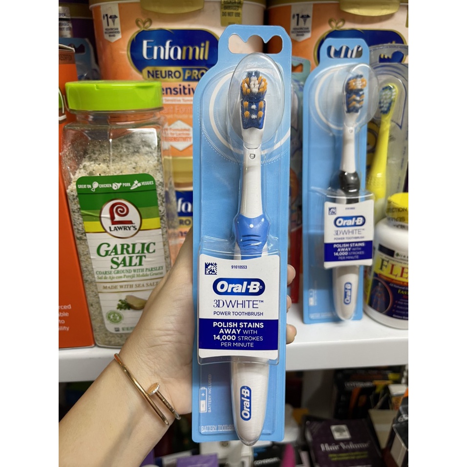 Bàn chải dùng pin Oral-B 3D White Toothbrush.