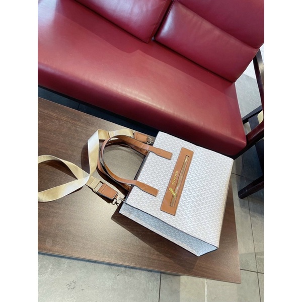 Mcm Túi Xách Tote Phong Cách Thời Trang Châu Âu Dành Cho Nữ có dây đeo chéo bản to