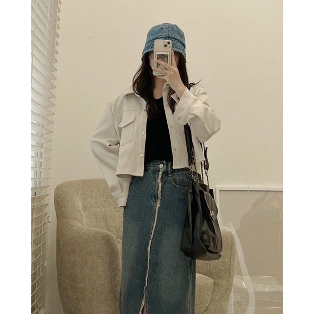 Áo khoác sơ mi nữ dáng ngắn croptop chất da lộn cúc bấm có độn vai form rộng. Áo Khoác da nữ sơ mi dài tay dáng ngắn