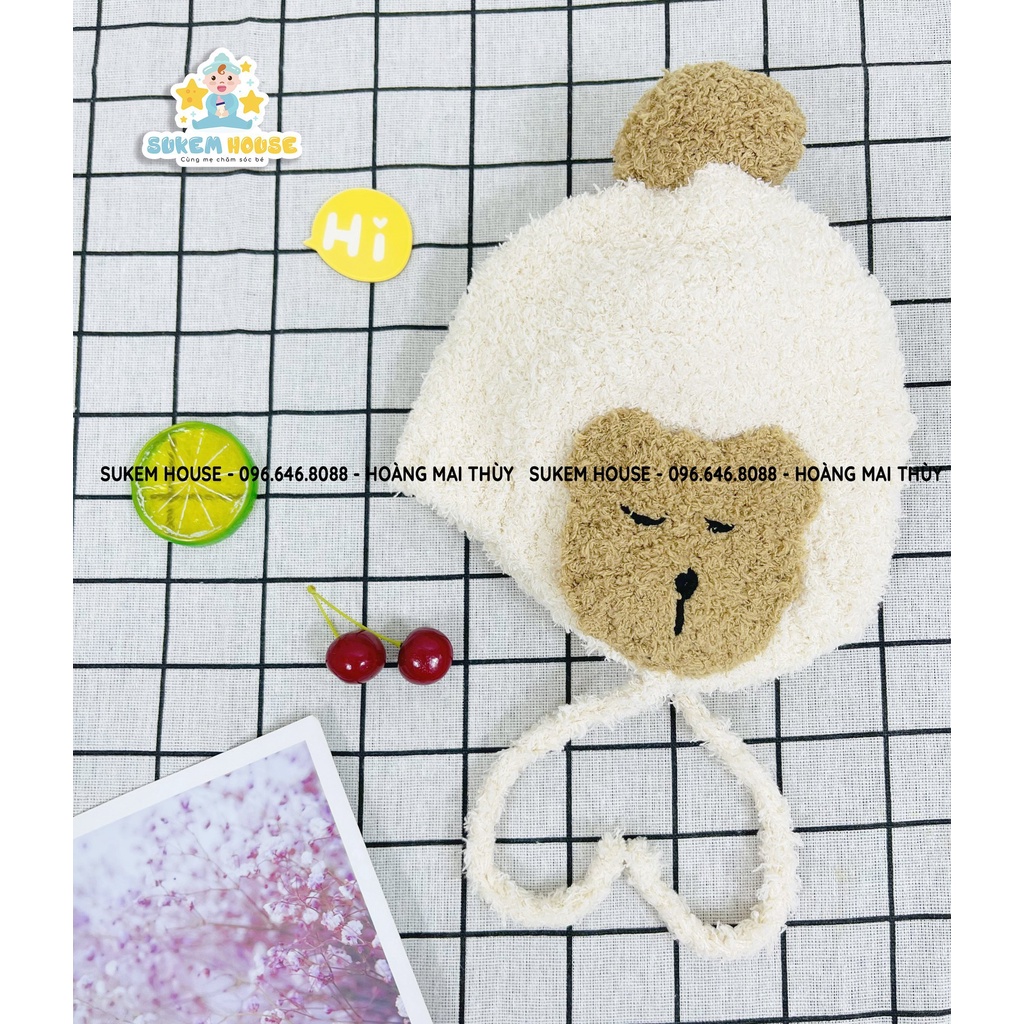 Mũ len ấm áp mùa đông mặt gấu đáng yêu có dây buộc cho bé