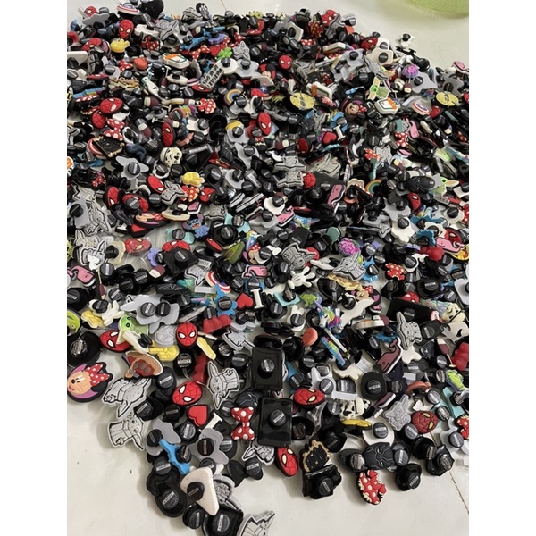 Jibit gắn dép trang trí