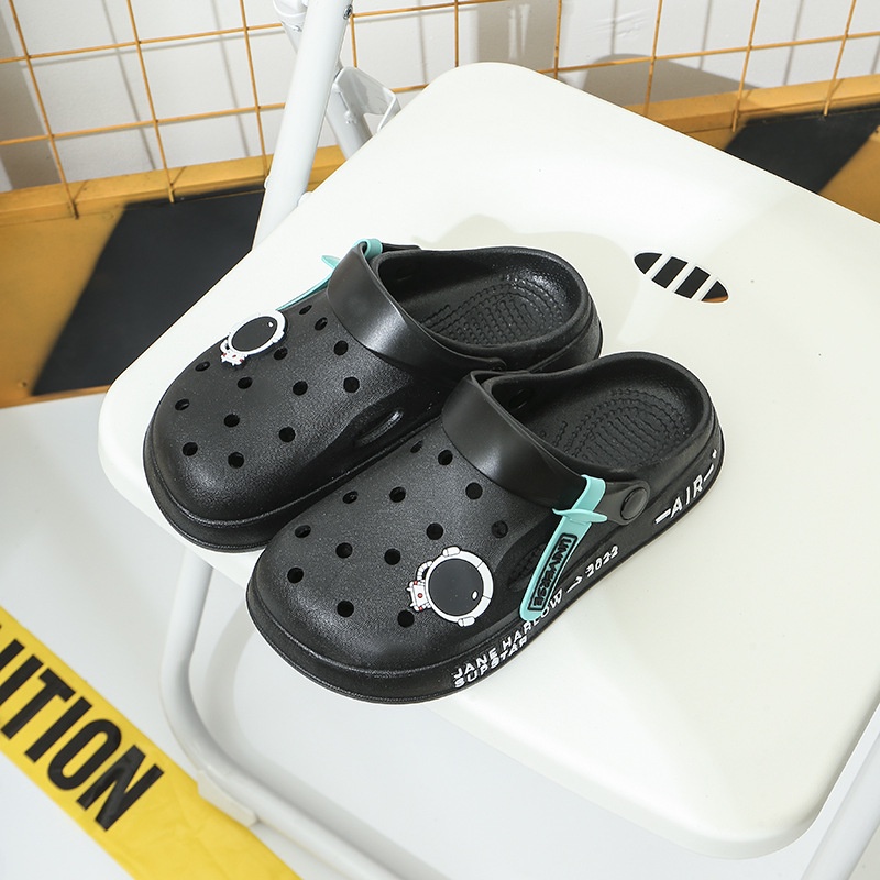 Giày Sandal Thiết Kế Đục Lỗ Thời Trang Mùa Hè Hàng Mới Dành Cho Nam Và Nữ