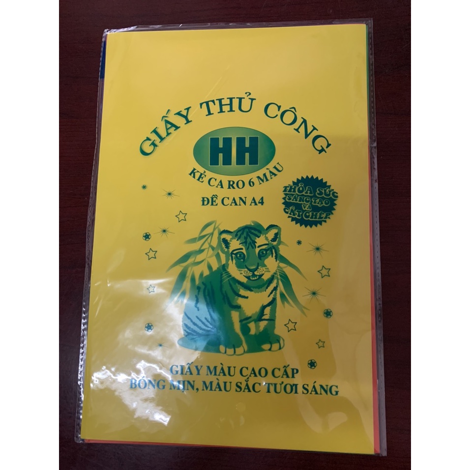 Giấy thủ công có dán sẵn hoặc không dán