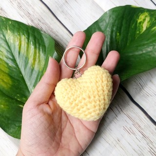 Móc khoá trái tim handmade bằng len
