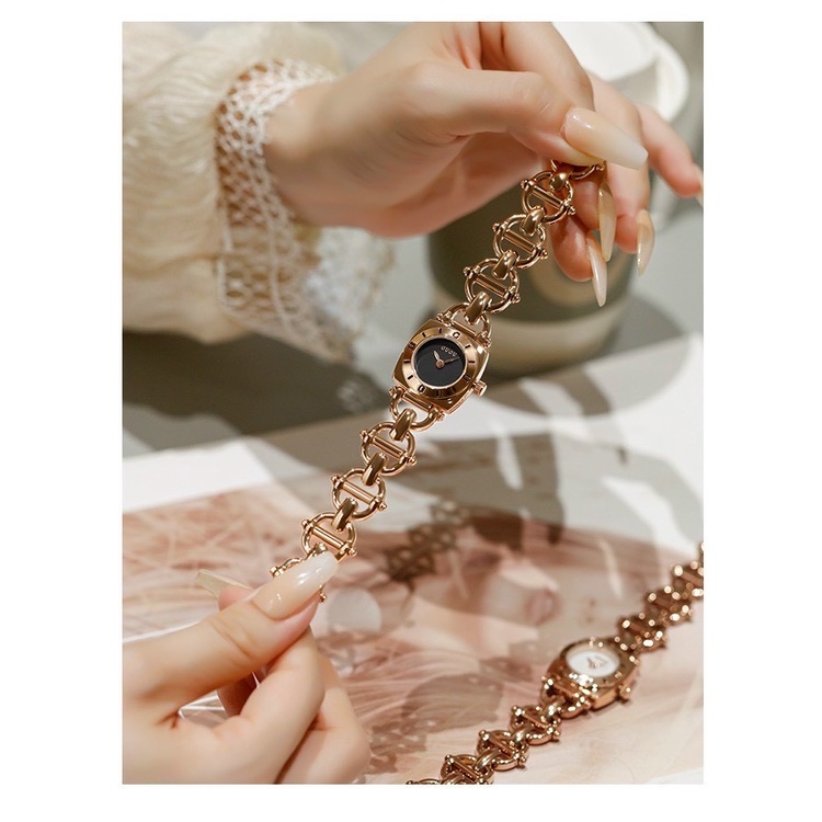 Đồng hồ Nữ, mặt vuông, dây mạ vàng siêu xinh