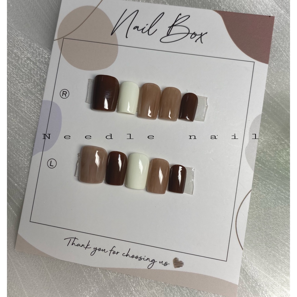 Móng tay giả mix màu form vuông ngắn tự nhiên