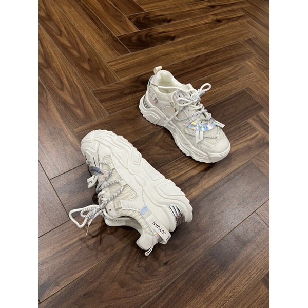 Giày thể thao nâng đế phối viền cực chất hàng đẹp QCCC sẵn 2 màu đen kem cá tính