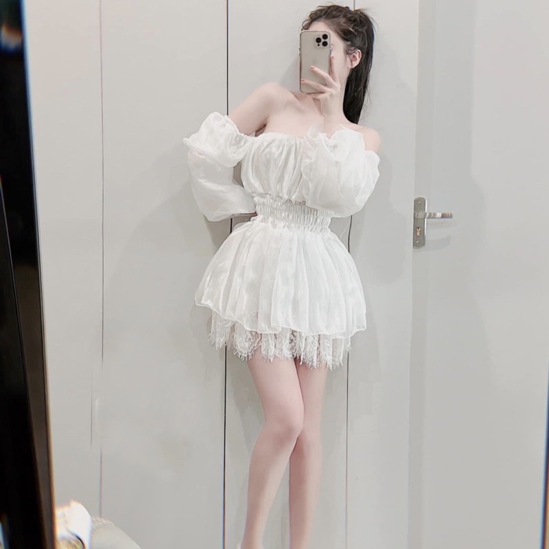 Áo trễ vai tay phồng phối ren chất gân tơ óng ánh sanh chảnh