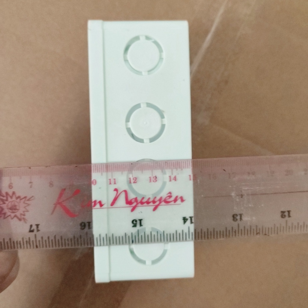 Đế âm nhựa tự chống cháy dùng cho ổ cạo râu và ổ đôi 3 chấu kiểu Anh Sino ET257