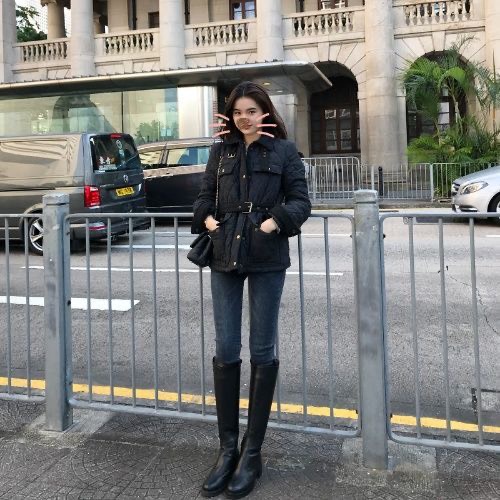 Áo khoác phao trần màu đen