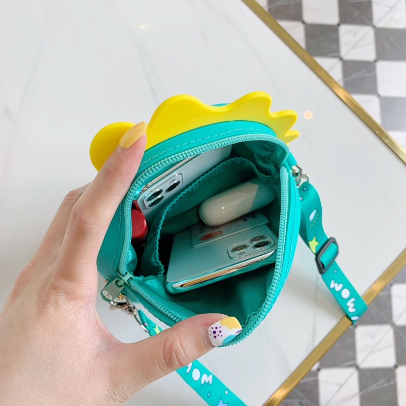 Túi đeo chéo trẻ em kèm dây , túi silicon hình khủng long dễ thương cho bé, du lịch đựng lì xì  E1151