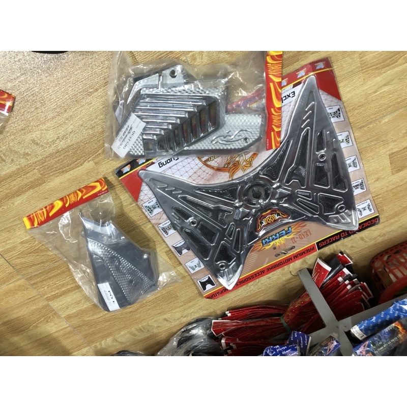 Giá trọn bộ 3 món ốp xe LEAD 22 bao gồm có Sàn chân +Ốp quạt gió +Ốp bầu gió (pô e ) cao cấp giá rẻ