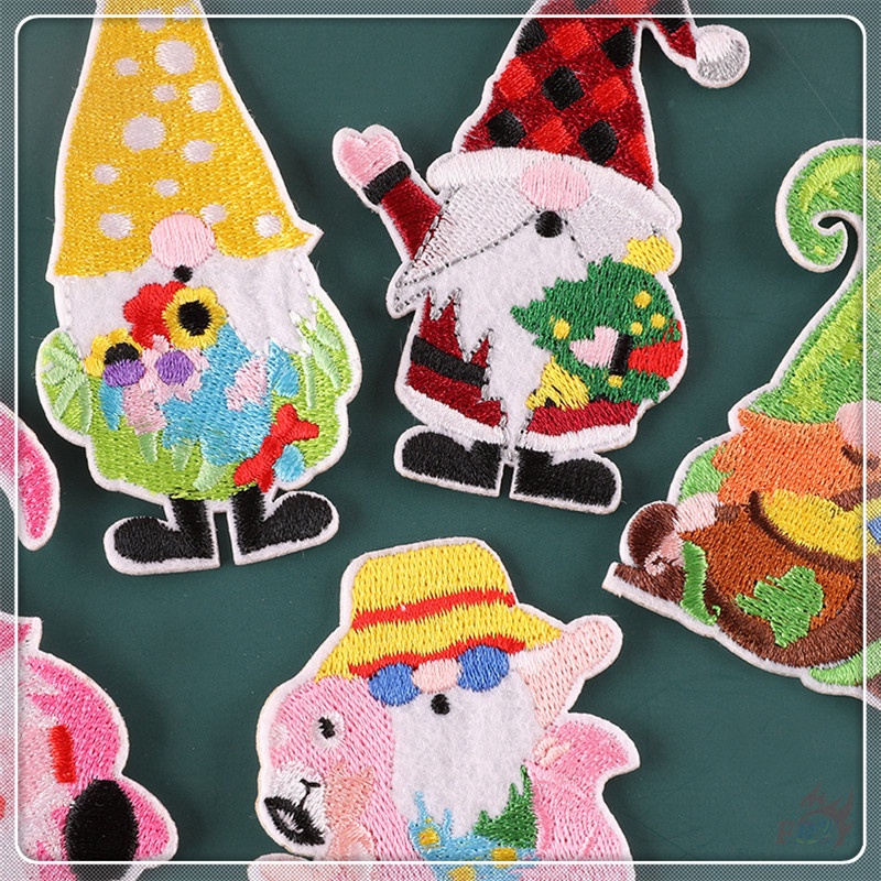 ☸ Sticker Ủi Thêu Hình Nhà Ảo Thuật ☸ 1 Huy Hiệu Gài Áo Hình Ông Già Noel