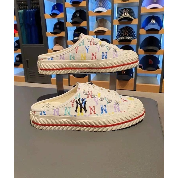 Dép sục MLB Monogram Playball Mule ver 2021 đen/trắng