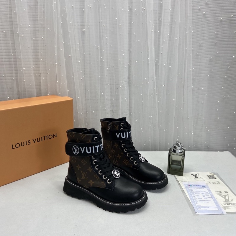 Boot Chiến Binh LV Đen/Hoạ Tiết Full Size 35-39  -  By Anh Dinh Phuong
