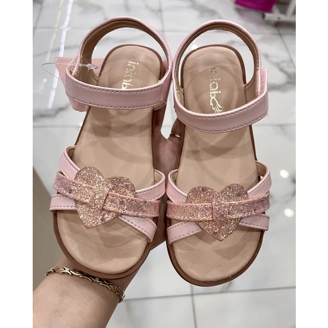 Sandal cao cấp cho bé gái.