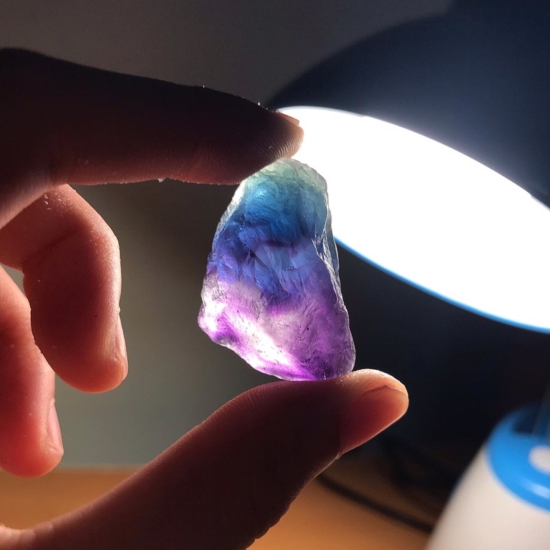 Đá thô Rainbow Fluorite lẫn màu  sưu tầm , thanh tẩy bài tarot
