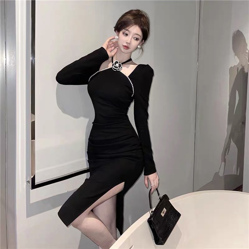 (HÀNG CÓ SẴN) Đầm body dài tay cổ yếm đính hoa xẻ tà