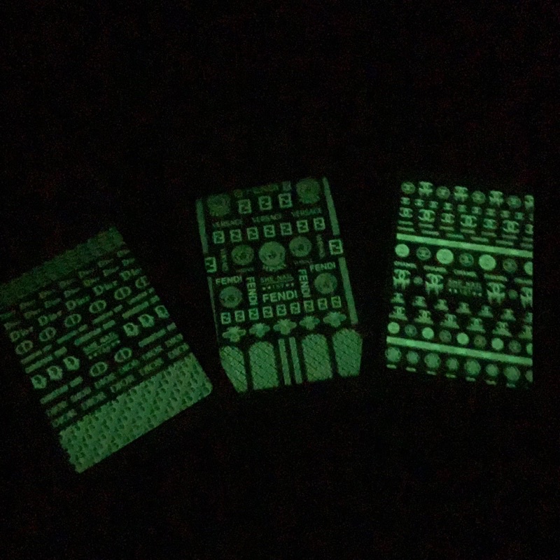 Sticker dán móng, hình dán nail dạ quang, logo hot hit
