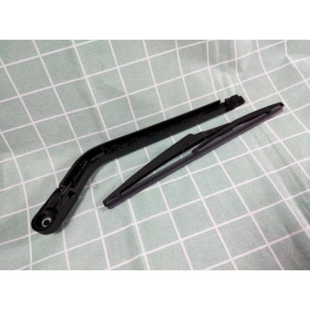 Bộ gạt mưa sau Toyota Fortuner  - Giá bao gồm cả cần gạt và chổi gạt