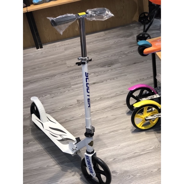 Xe Scooter sắt cho người lớn tải trọng tối đa 80kg bánh 20cm Mã sp 2138