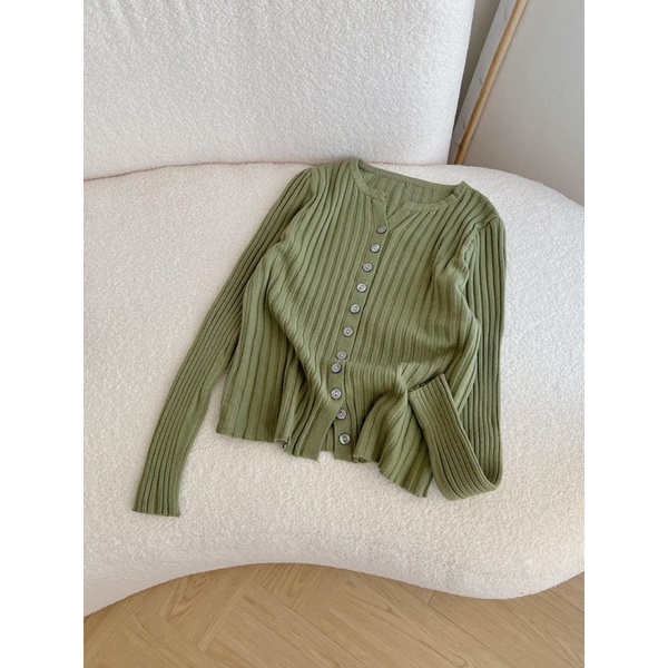 Áo len khuy L06 hàng quảng châu loại 1, áo len hách dáng basic dễ mặc dễ phối nhiều màu.