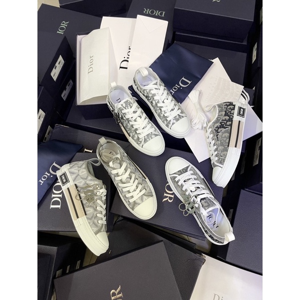 Giày sneaker vân cao cấp