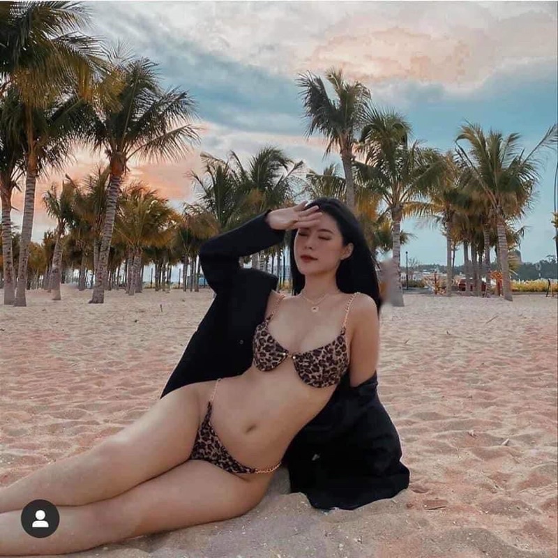 Bikini 2 mảnh sexy phối phụ kiện beo nâu