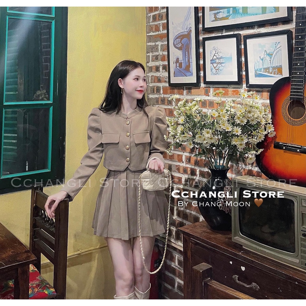 Sét váy xếp ly tuyết mưa Hàng siêu xịn, mặc lên cực sang luôn ạ. Thiết kế lên chuẩn mẫu. Áo đóng cúc đồng. Chân váy có q