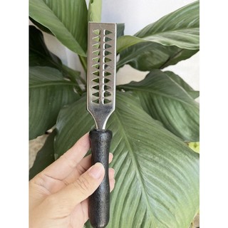 Dụng Cụ Đánh Vẩy Cá Cán Nhựa