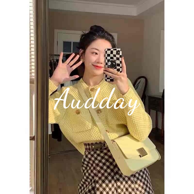 Audday Áo Khoác cardigan Dệt Kim Dáng Rộng Ngắn Màu Đỏ Phong Cách Pháp Thời Trang Thu Đông Cao Cấp Cho Nữ
