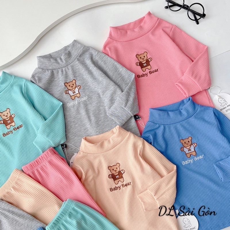 Bộ dài tay len tăm cổ cao thêu gấu cho bé trai bé gái