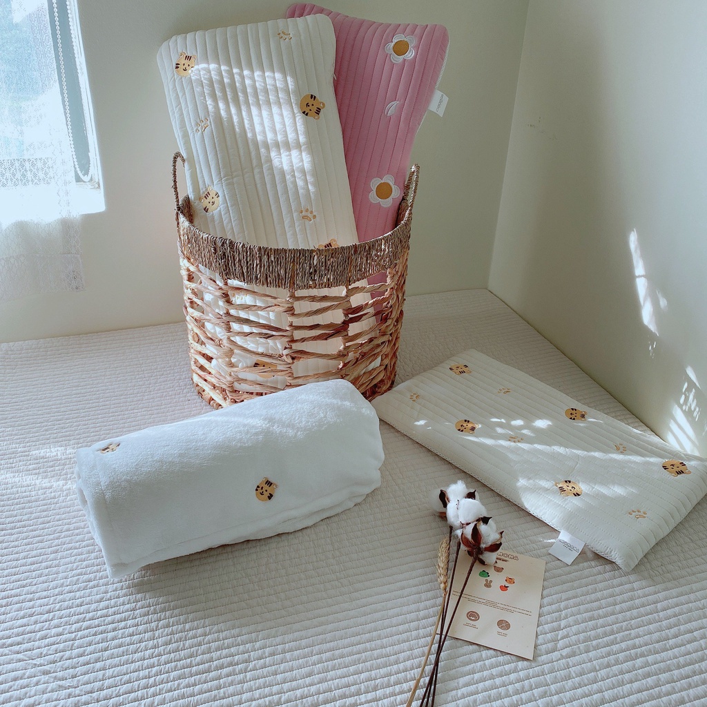 Gối Cho Bé Trần Bông Khổ Dài MONONA Kèm Lớp Siêu Thoáng Khí Không Bí Nóng Hỗ Trợ Thấm Hút Mồ Hôi