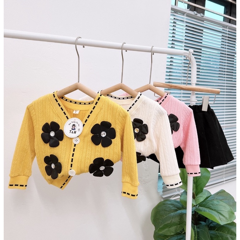 Set áo len hoa đen kèm chân váy cho bé gái