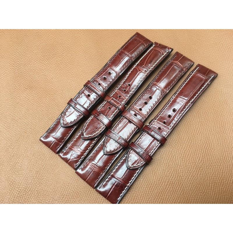 Dây đồng hồ da cá sấu nâu đậm khâu tay handmade chỉ trắng