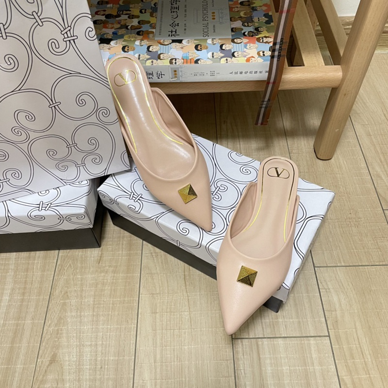 Valentino Dép Da Cừu Mũi Nhọn Đính Đinh Tán Thời Trang Unisex Size 34-42